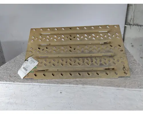 MACK PINNACLE DECK (CATWALK) STEP