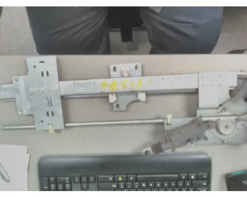 MACK PINNACLE DOOR WINDOW REGULATOR