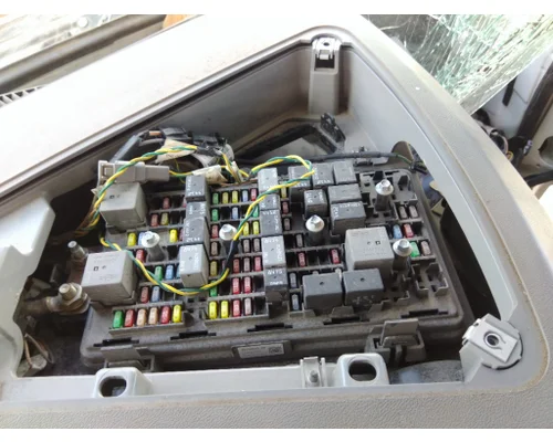 MACK PINNACLE FUSE BOX