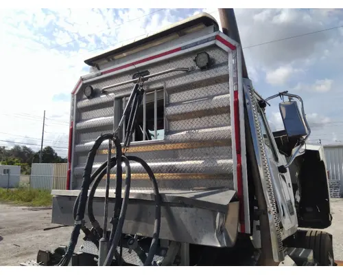 MACK PINNACLE HEADACHE RACK