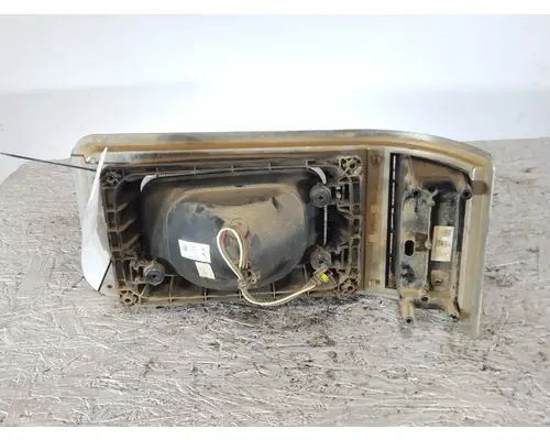 MACK PINNACLE HEADLAMP ASSEMBLY