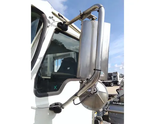 MACK PINNACLE MIRROR ASSEMBLY CABDOOR