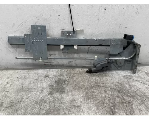 MACK Pinnacle CXU612 Door Window Regulator, Front