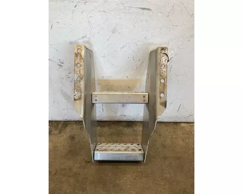 MACK Pinnacle CXU612 Step