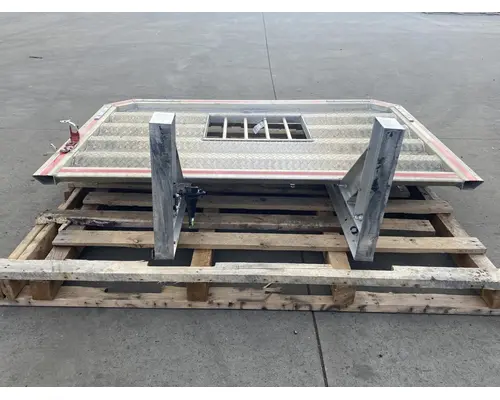 MACK Pinnacle Headache Rack