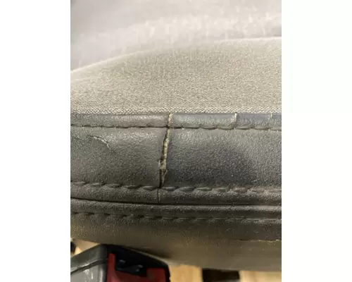 MACK Pinnacle Seat, Front