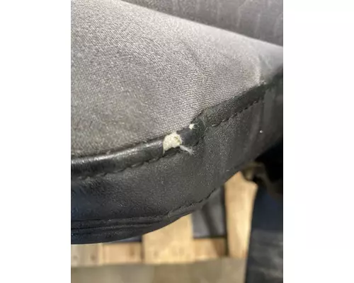 MACK Pinnacle Seat, Front