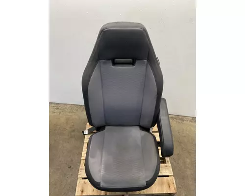MACK Pinnacle Seat, Front