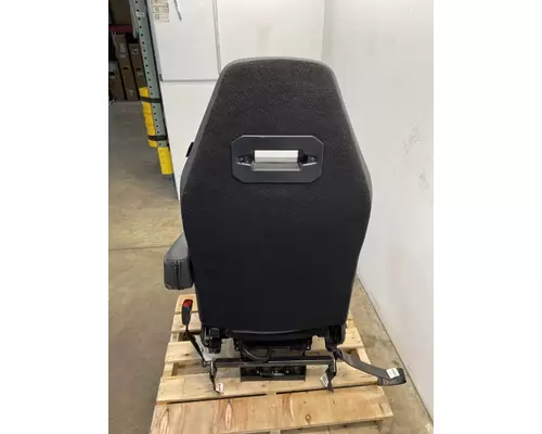 MACK Pinnacle Seat, Front