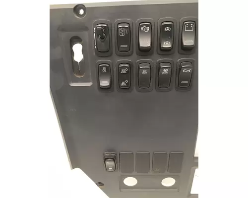 MACK Pinnacle Switch Panel