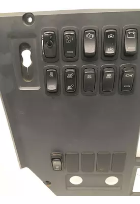 MACK Pinnacle Switch Panel