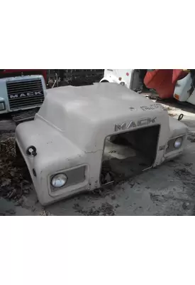 MACK R Model Hood