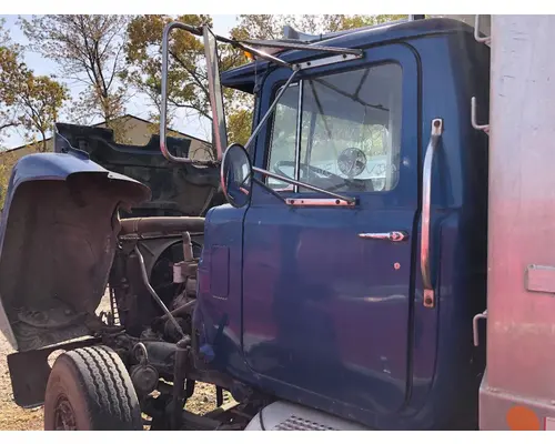 MACK R612ST Cab Assembly