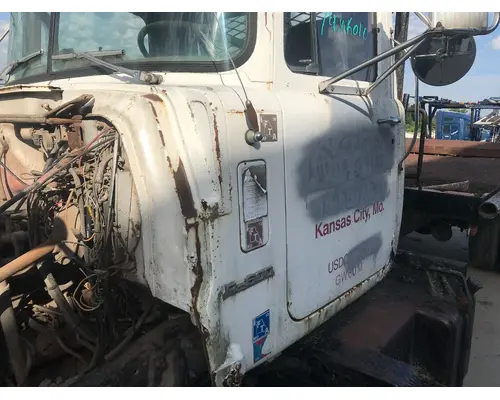 MACK R612ST Cab Assembly
