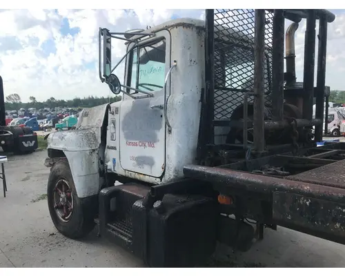 MACK R612ST Cab Assembly