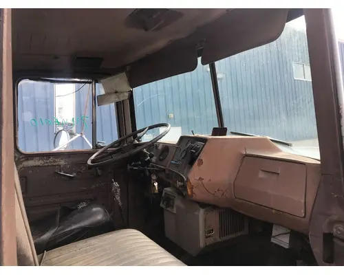 MACK R612ST Cab Assembly