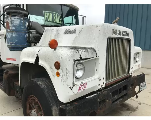 MACK R612ST Hood