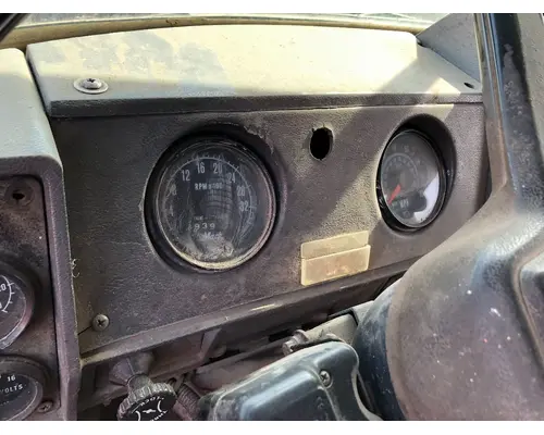 MACK R612ST Instrument Cluster