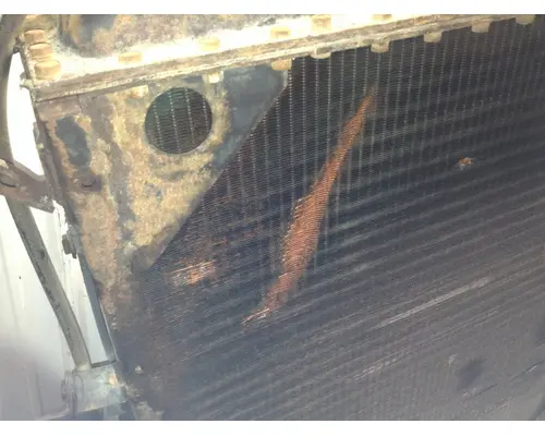 MACK R612ST Radiator