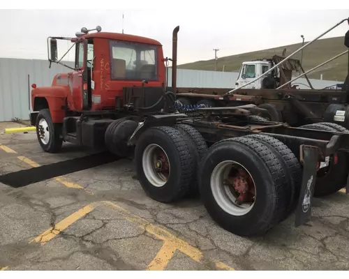 MACK R686 WHOLE TRUCK FOR RESALE