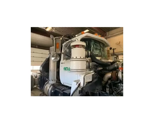 MACK RB688S Cab