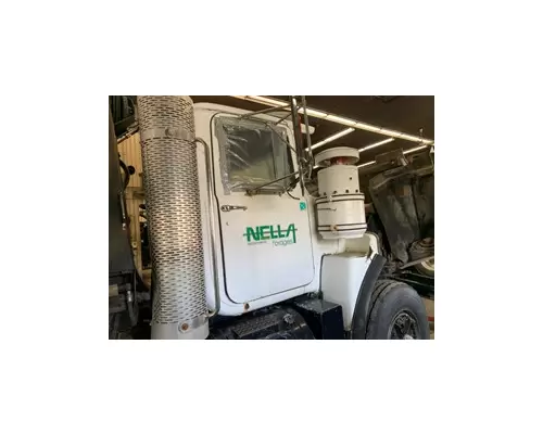 MACK RB688S Cab