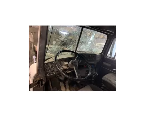 MACK RB688S Cab