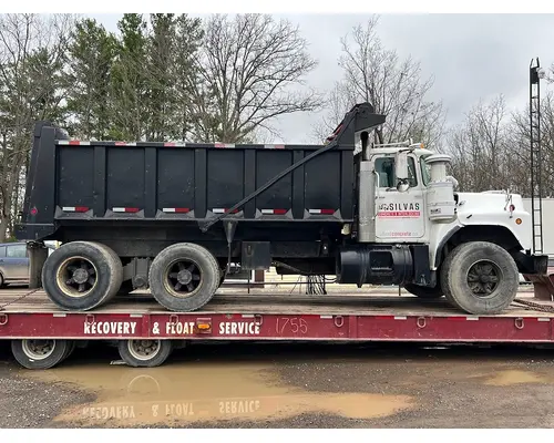 MACK RB688S Complete Vehicle