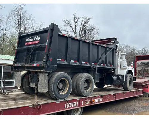 MACK RB688S Complete Vehicle