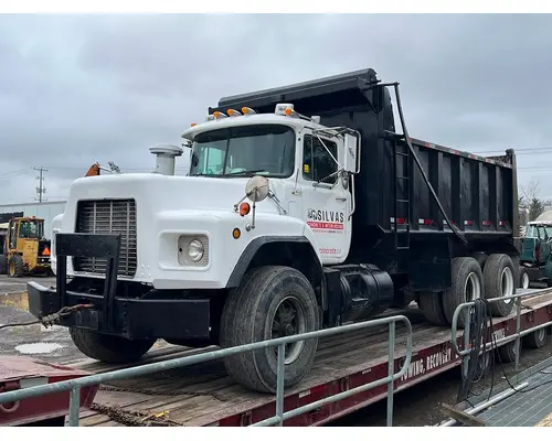 MACK RB688S Complete Vehicle
