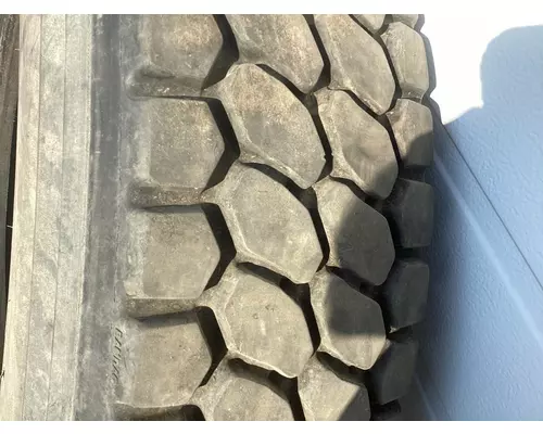 MACK RB690S Tires