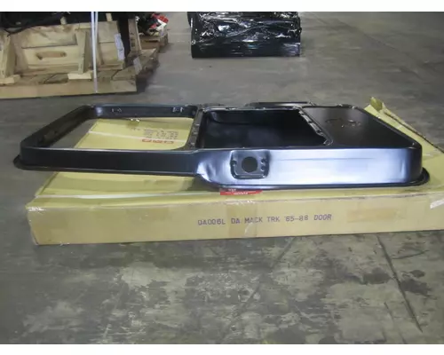 MACK RD 1978-2004 DOOR ASSEMBLY, FRONT