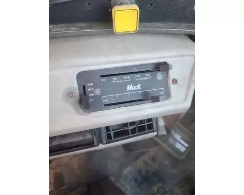 MACK RD600 SERIES Complete Vehicle