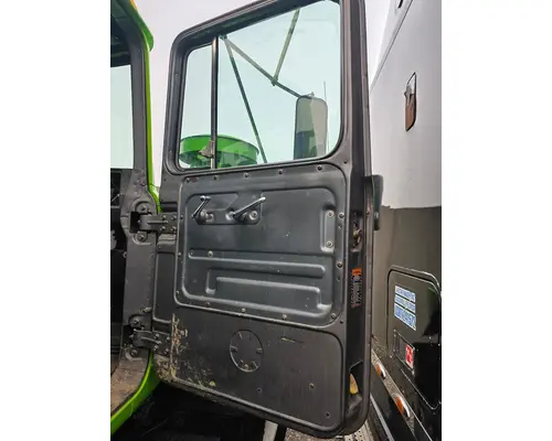 MACK RD600 SERIES Complete Vehicle