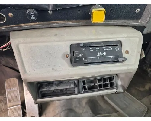 MACK RD600 SERIES Complete Vehicle
