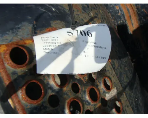 MACK RD600 SERIES Fuel Tank
