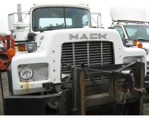 MACK RD600 SERIES Hood