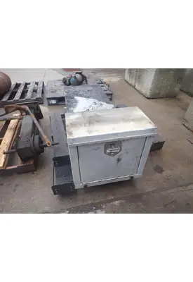 MACK RD600 SERIES Tool Box