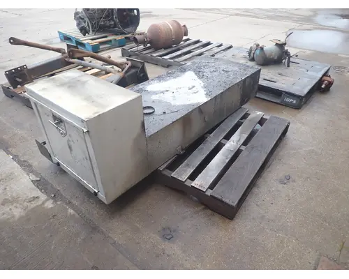 MACK RD600 SERIES Tool Box