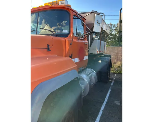 MACK RD686P Complete Vehicle