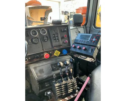 MACK RD686P Complete Vehicle
