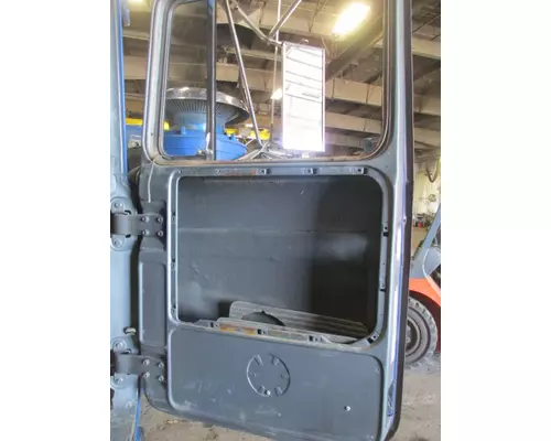 MACK RD686 DOOR ASSEMBLY, FRONT
