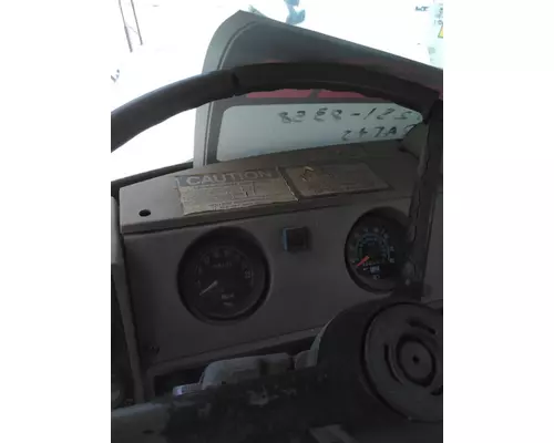 MACK RD686 GAUGE CLUSTER