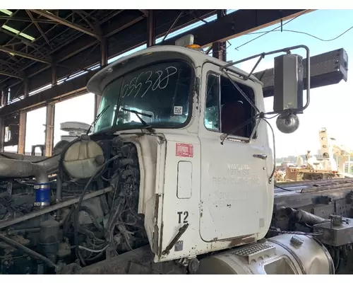 MACK RD688S Cab Assembly