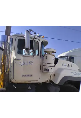 MACK RD688S Cab Assembly