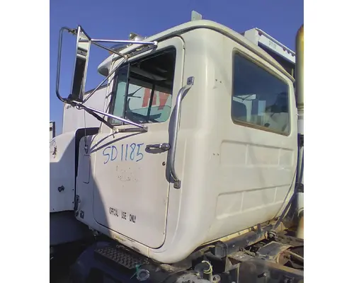 MACK RD688S Cab Assembly