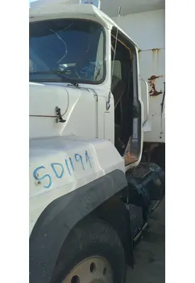 MACK RD688S Cab Assembly