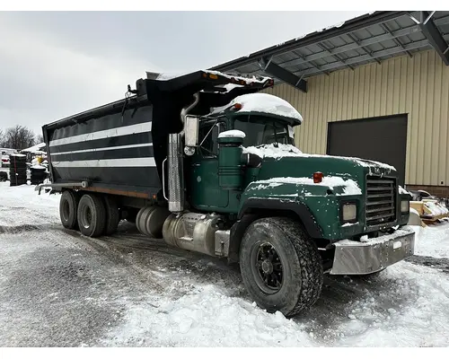 MACK RD688S Cab