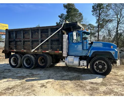 MACK RD688S Complete Vehicle