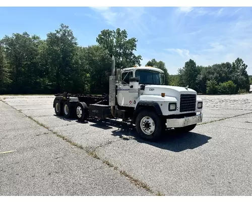 MACK RD688S Complete Vehicle